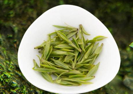 辣白菜用什么容器装最好,辣白菜用塑料盒子装可以么 辣白菜用什么容器装最好,辣白菜用塑料盒子装可以么