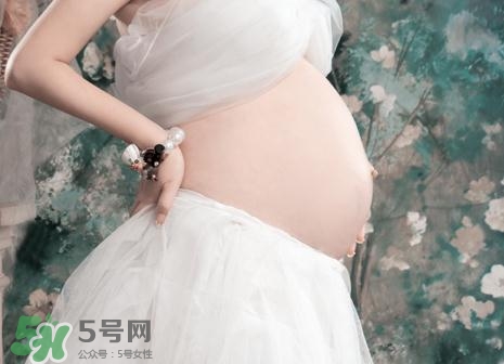 妊娠纹偏左一定是男孩吗,孕妇妊娠纹偏左怀的是男孩还是女孩 妊娠纹偏左一定是男孩吗,孕妇妊娠纹偏左怀的是男孩还是女孩