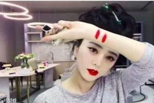 娇兰冰冰色口红是几色号,娇兰冰冰红是几号色