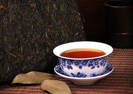 黑茶什么季节饮用效果最佳?,黑茶在什么季节喝比较好呢?