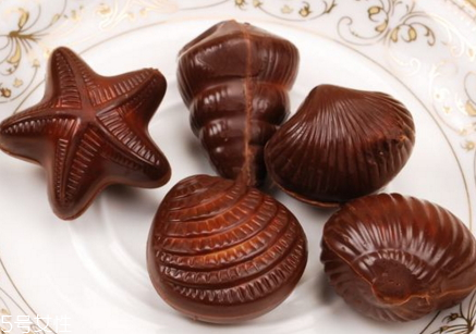 吉利莲什么档次,吉利莲和瑞士莲哪个好