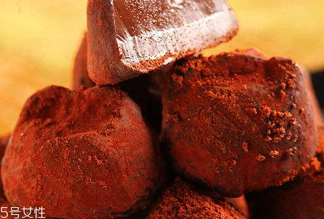 松露巧克力和普通巧克力区别,松露和巧克力的区别