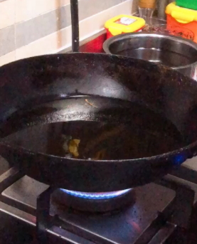 虾用油炸了可以放多久,沸腾虾的最正宗的做法