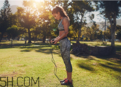 膝盖有损伤可以跳绳吗(膝盖有损伤可以跳绳吗)