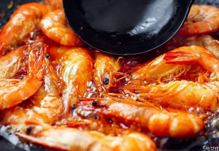 煮虾能放白酒吗,煮虾能放白酒吗去腥