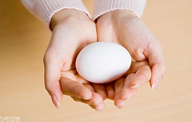 新鲜鸡蛋怎么挑选,新鲜鸡蛋怎么挑选是不好坏