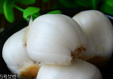 鲜百合变红能吃吗,鲜百合变红了还能吃吗