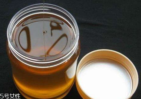 龙眼蜜和荔枝蜜的区别,荔枝蜜好还是龙眼蜜好