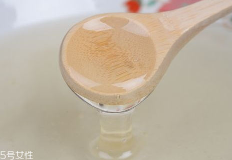 蜂蜜为什么稀的跟水一样,蜂蜜为什么稀的