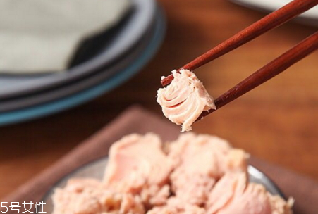 金枪鱼罐头哪个牌子好吃,金枪鱼罐头用的是什么金枪鱼 金枪鱼罐头哪个牌子好吃,金枪鱼罐头用的是什么金枪鱼