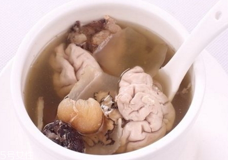 天麻炖猪脑的做法过程,猪脑天麻汤做法