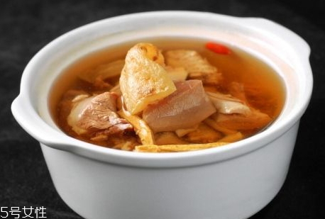 天麻和人参能一起泡水喝吗,天麻可以和人参一起炖吗