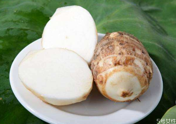 芋头吃了嘴麻是怎么回事,吃完芋头嘴巴很麻喉咙很麻 芋头吃了嘴麻是怎么回事,吃完芋头嘴巴很麻喉咙很麻