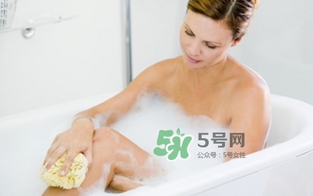 孕晚期洗澡能搓肚子么,孕晚期能搓澡搓肚子吗