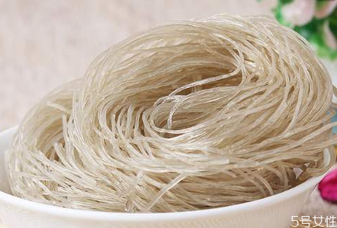 怎么样做红薯粉,红薯粉用什么水泡好