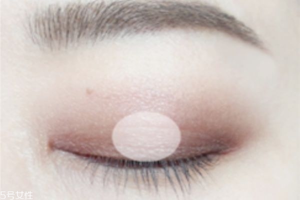 哑铃飞鸟动作标准(哑铃飞鸟动作标准)