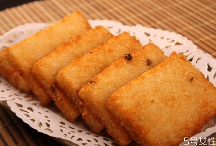 糍粑和年糕是一个东西吗?,年糕跟糍粑有什么区别