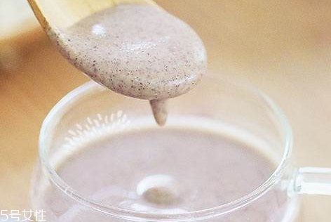 红豆薏米粉可以和黑芝麻一起喝吗,薏米红豆黑芝麻可以一起喝吗 红豆薏米粉可以和黑芝麻一起喝吗,薏米红豆黑芝麻可以一起喝吗