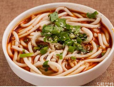 土豆粉要煮多长时间才会熟,土豆粉多长时间能煮熟