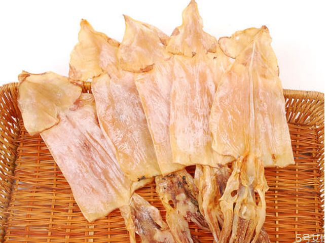 新鲜鱿鱼咋做,鱿鱼干怎么做的