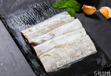 炸带鱼一定要挂糊吗,炸带鱼怎么挂糊 炸带鱼一定要挂糊吗,炸带鱼怎么挂糊