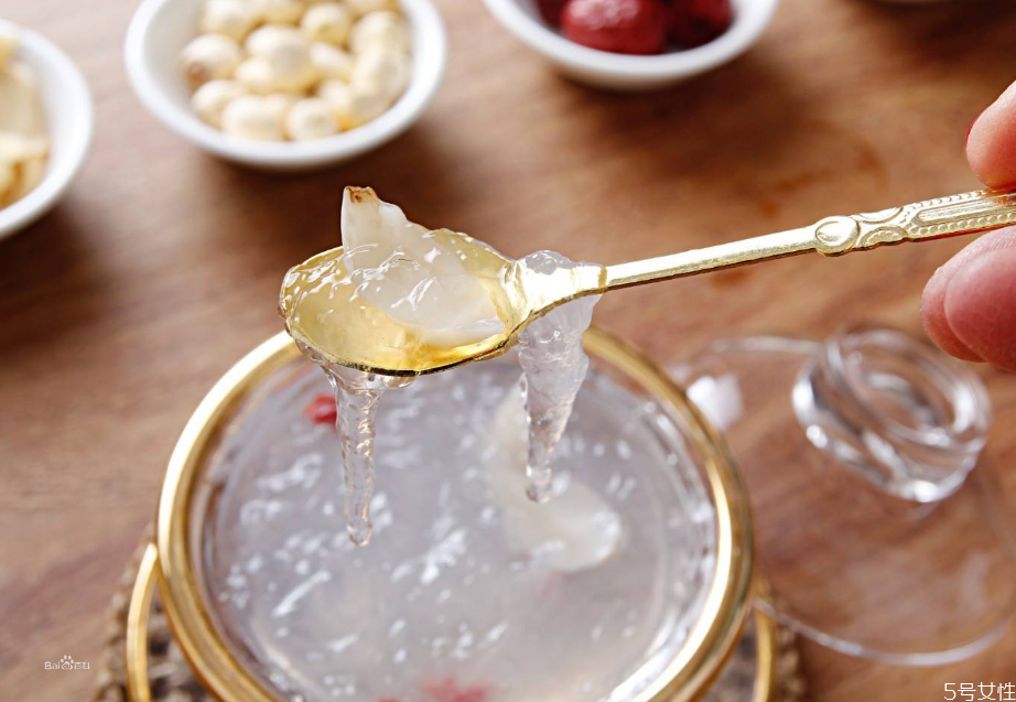 炖燕窝可以加蜂蜜吗,炖燕窝可以放蜂蜜吗? 炖燕窝可以加蜂蜜吗,炖燕窝可以放蜂蜜吗?