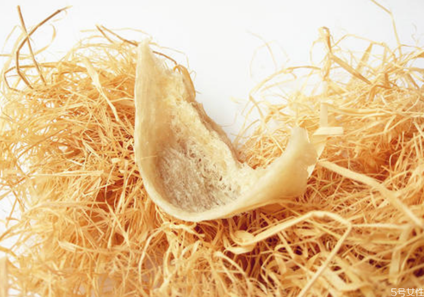 燕窝发黄是什么原因,燕窝有点黄是什么原因