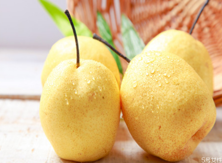 秋天为什么要多吃梨子,为什么冬天要多吃梨