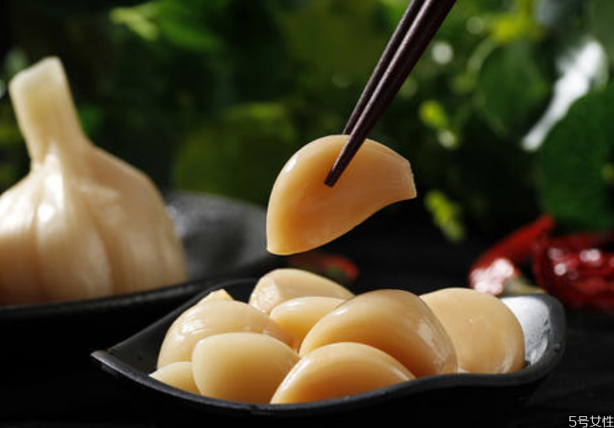 糖醋蒜冒泡咋回事,醋泡蒜为什么冒泡
