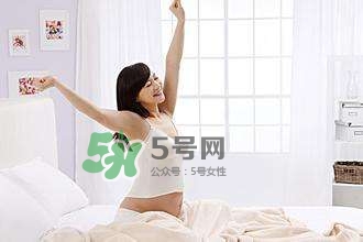 孕妇睡觉时伸懒腰对胎儿有影响吗,孕期睡觉可以伸懒腰么宝宝有害吗