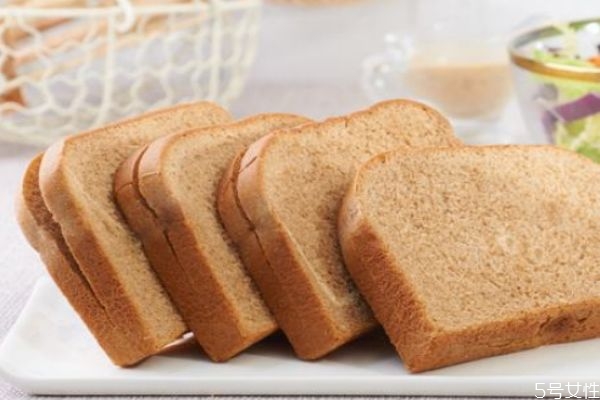 长期吃全麦面包的危害大吗,长期吃全麦面包的危害对肾脏有影响没 长期吃全麦面包的危害大吗,长期吃全麦面包的危害对肾脏有影响没