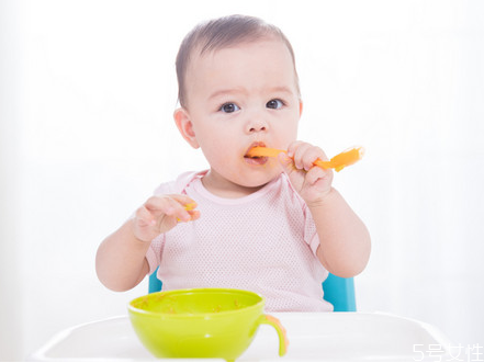 宝宝面条有盐能吃吗,宝宝几个月可以吃面条,可以放盐吗? 宝宝面条有盐能吃吗,宝宝几个月可以吃面条,可以放盐吗?