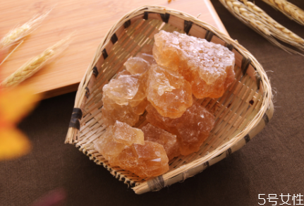 冰糖为什么有白有黄有绿,冰糖为什么有白的有黄的