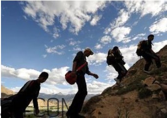 爬山后膝盖疼怎么办(爬山之后膝盖疼怎么办)