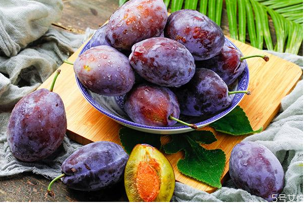 痛风可以喝酸梅酒吗,梅子酒痛风能喝吗 痛风可以喝酸梅酒吗,梅子酒痛风能喝吗