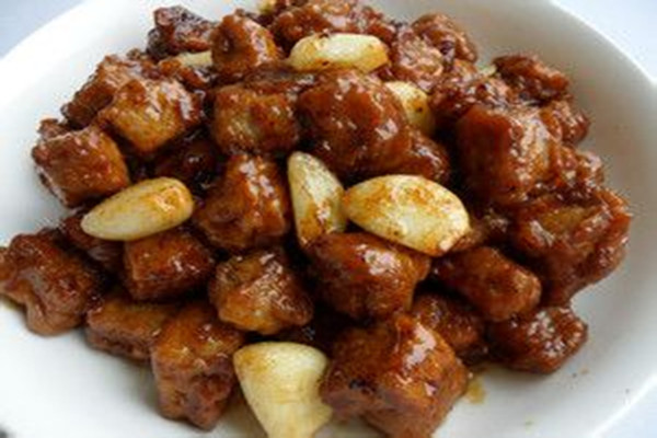 蒜香牛柳的做法,蒜苔牛柳的做法