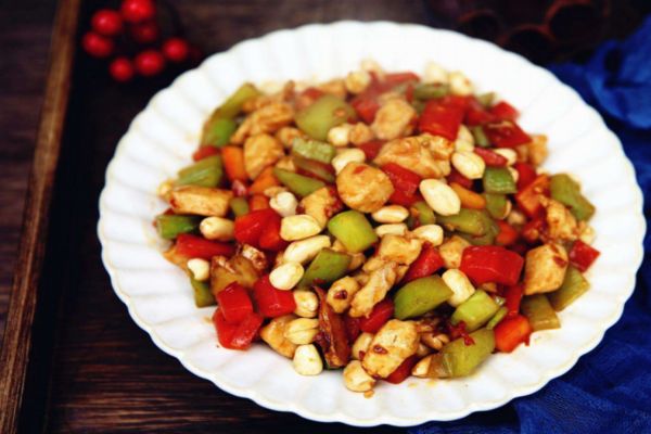 怎样炖鸡肉又烂又嫩又好吃,怎样炒鸡肉又嫩又好吃 怎样炖鸡肉又烂又嫩又好吃,怎样炒鸡肉又嫩又好吃