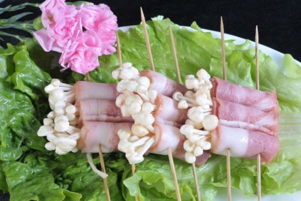 不熟的金针菇可以吃吗,金针菇不熟能吃吗