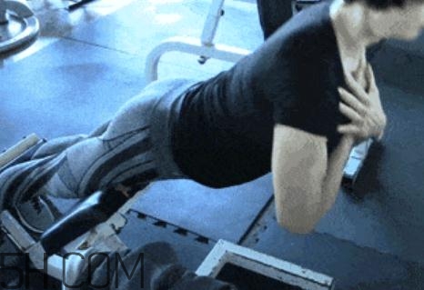 山羊挺身动作标准(山羊挺身动作标准) 山羊挺身动作标准(山羊挺身动作标准)