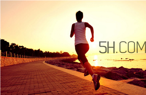 早上有雾可以跑步吗(冬季早上有雾可以跑步吗)