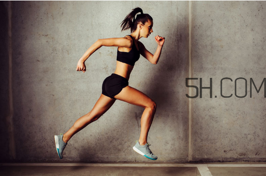 跑步后马上洗澡的危害(跑步后马上洗澡有什么后果)