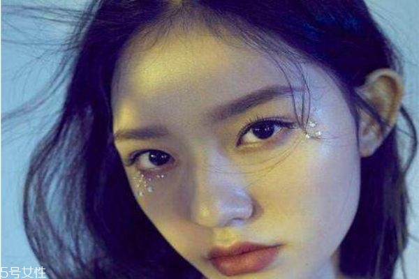 今年流行妆容,最新妆容流行趋势 今年流行妆容,最新妆容流行趋势