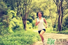 冬季跑步减肥方法(冬季怎么跑步减肥)