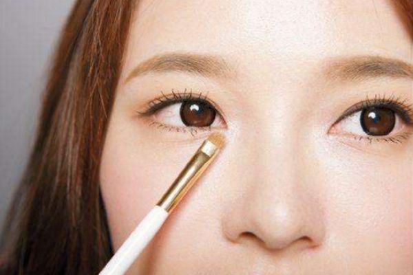 脸部水肿什么原因(脸上肿是什么原因造成的)