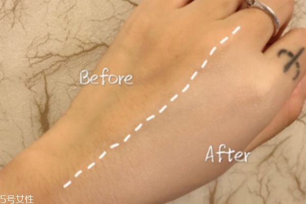 动作3／手掌、膝盖对对碰(手肘碰膝盖是什么动作)