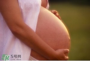 羊水反反复复少是怎么回事,怀孕羊水破了是什么症状