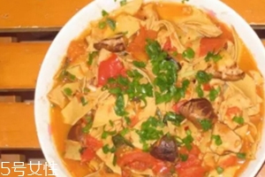 番茄烧豆皮,番茄炒豆皮