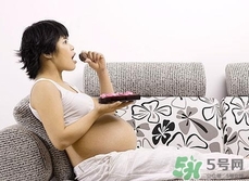 怀孕四个月爱吃甜食生男孩女孩,怀孕期爱吃甜食生男孩还是女孩