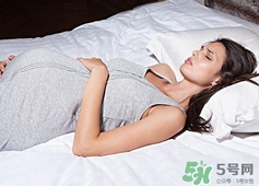 怀孕五个多月总是容易出汗什么原因,怀孕五个月半夜出汗是什么原因