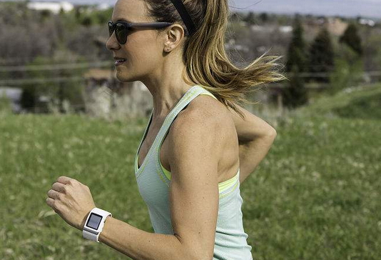 晚饭后多久可以跑步(晚饭后多久可以跑步,跑多长时间好)